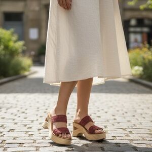 NWOT URBAN OUTFITTERS Geo-Wood Wedge Sandals Mauve 6